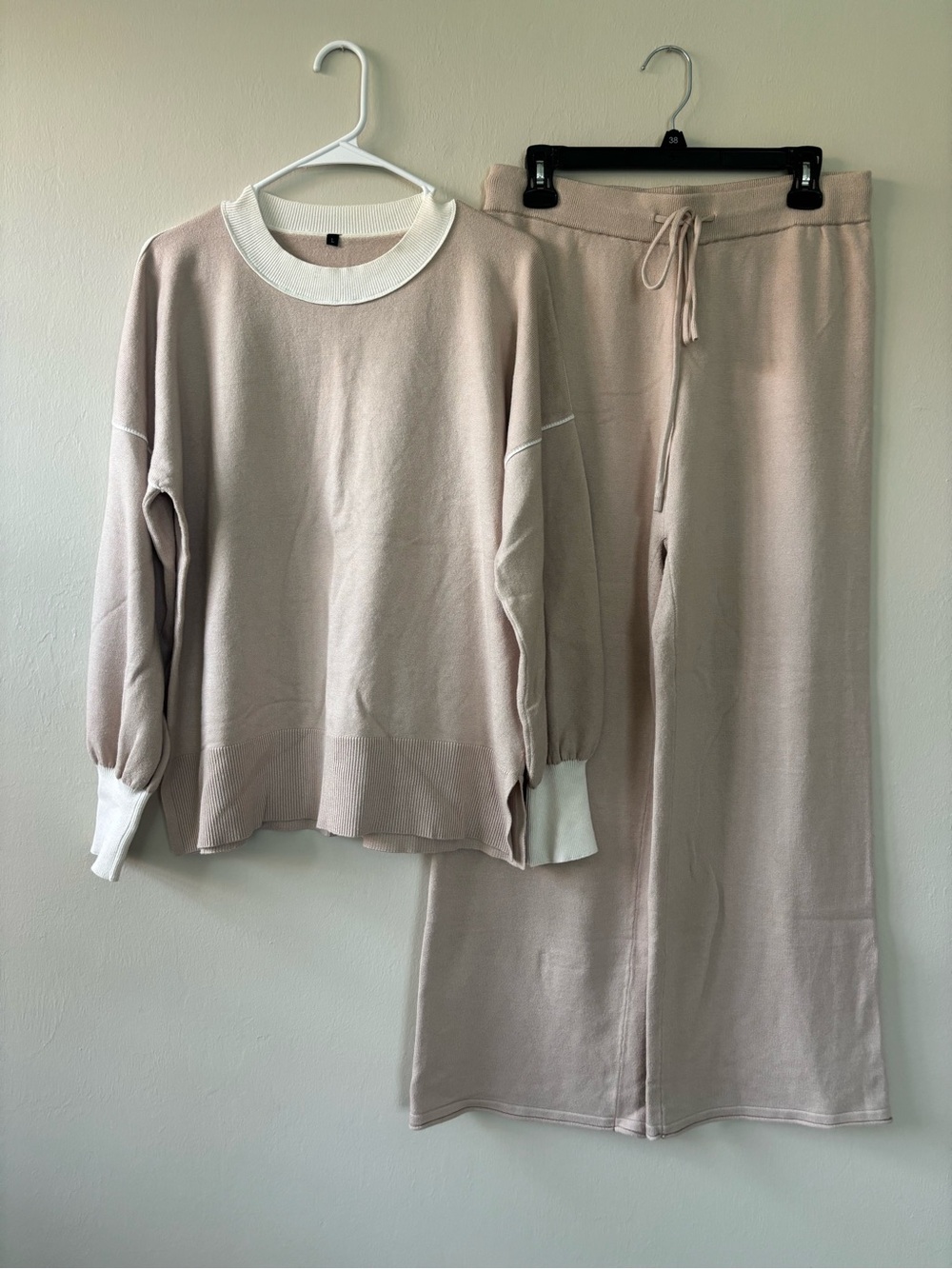 Women’s Size Large Lounge / Travel Set Pants & Top Sweater Tan Comfy